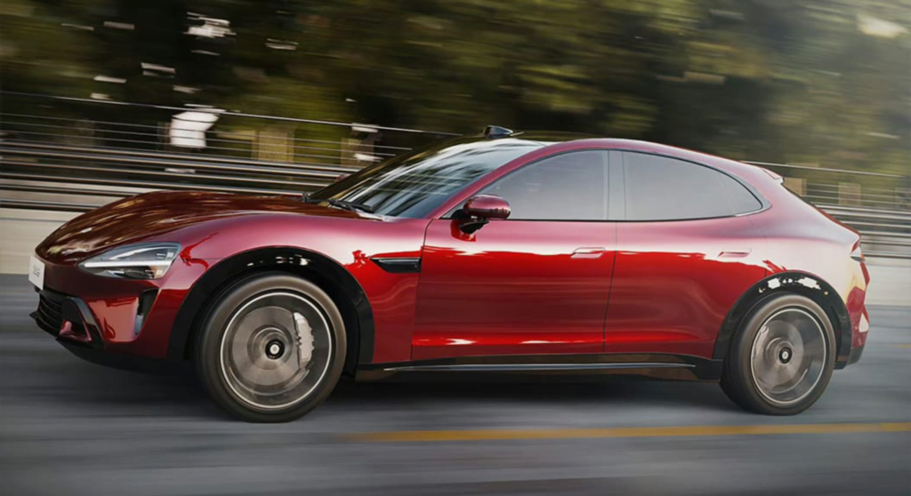 El Xiaomi SU7 combina un diseño inspirado en Ferrari con tecnología de punta, liderando el mercado de los SUV eléctricos.